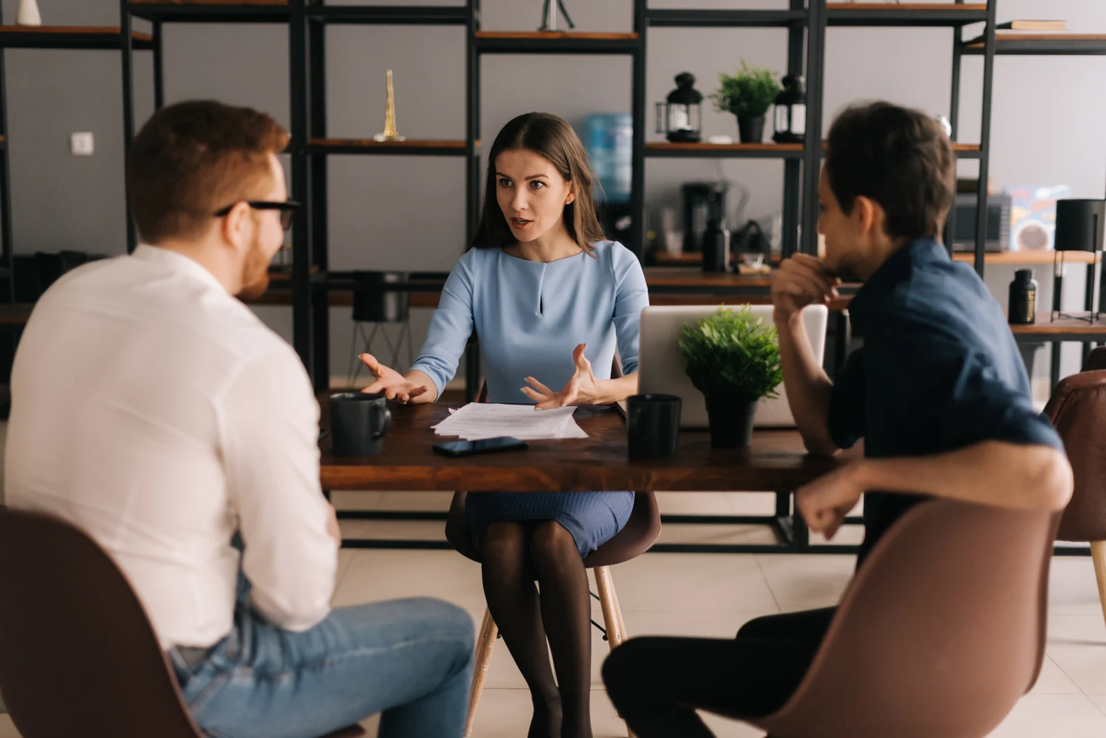 Women Communicating with Mans